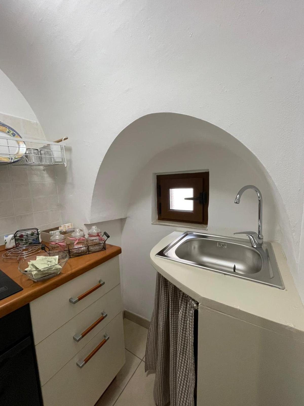 The White Rose Apartment Ceglie Messapica Exterior photo